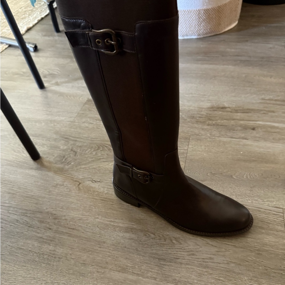 Vero Cuoio Black Over the Knee Boots with Classic Silhouette